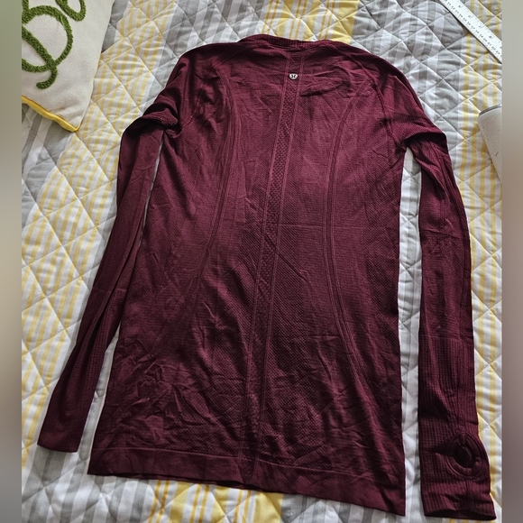 Lululemon Swiftly Tech Long Sleeve Crew Plum / Black - Picture 2 of 6